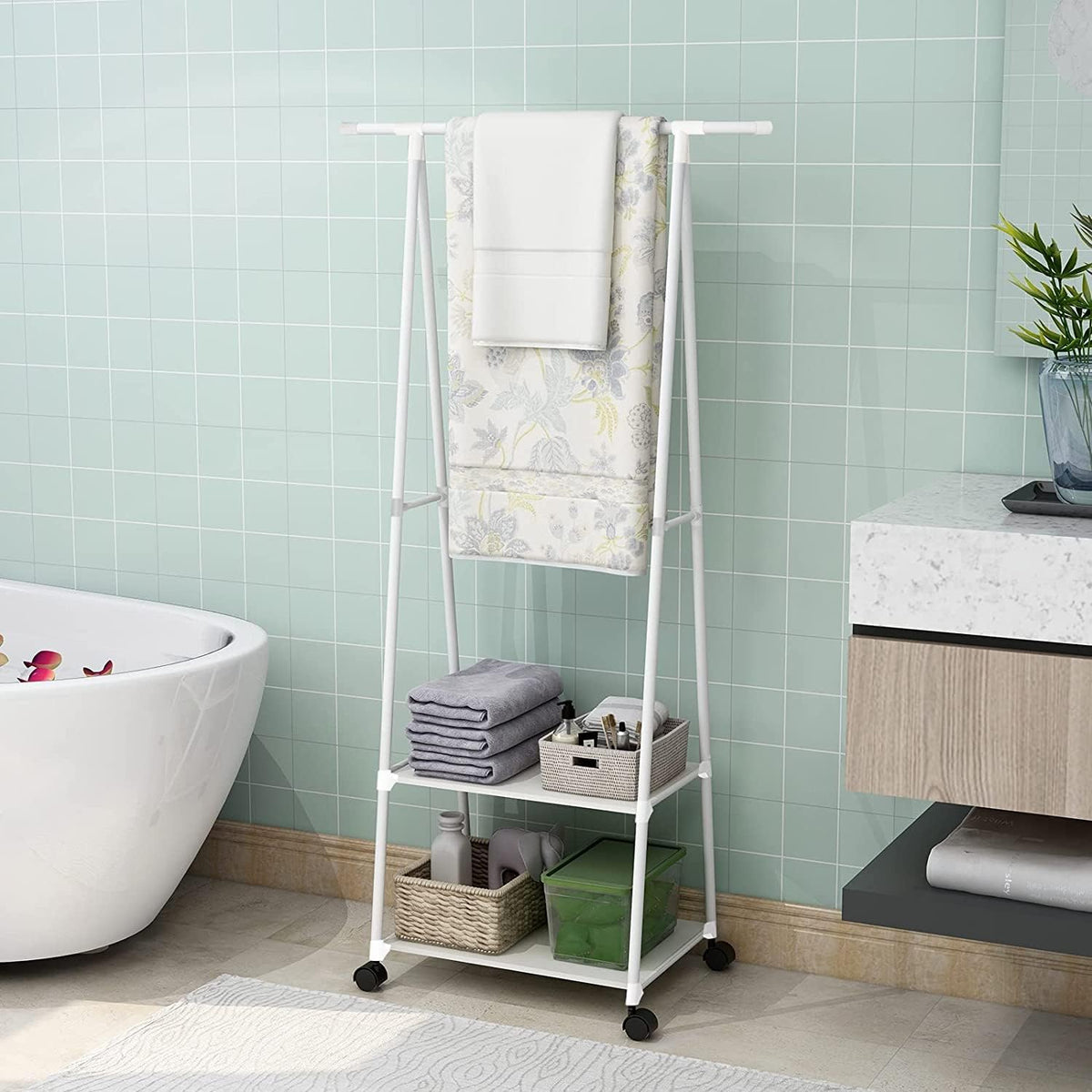 Detachable and adjustable clothes hanger